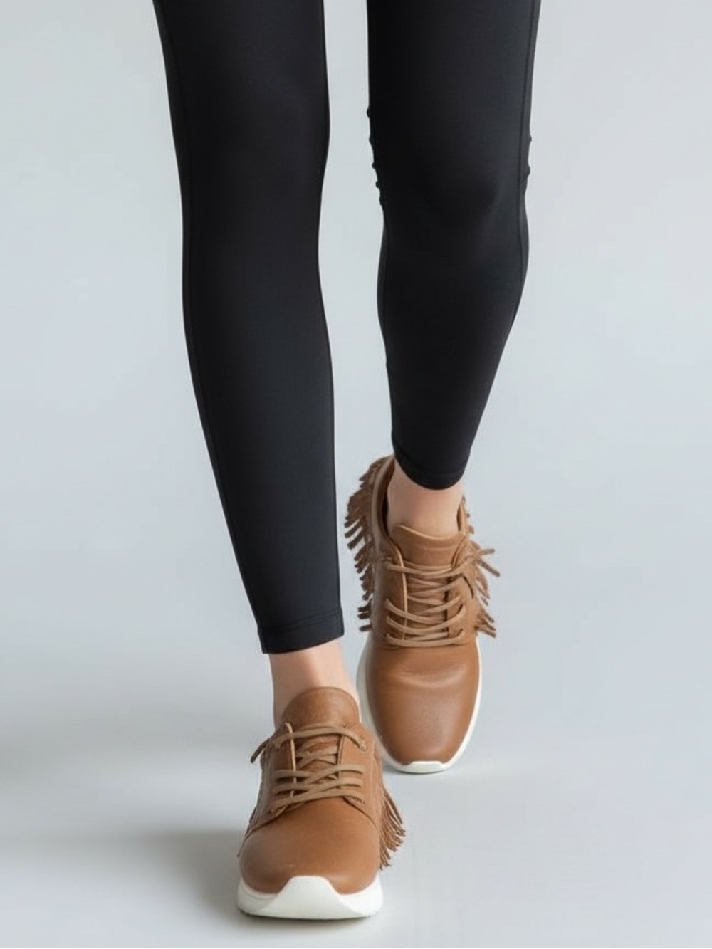 ESSEutESSE new Tan Fringe Leather Sneakers + Box - Picture 11 of 17